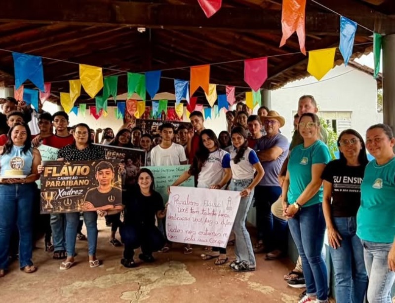 Aluno de S�o Jos� de Espinharas que conquistou t�tulo de campe�o paraibano de xadrez� � homenageado�